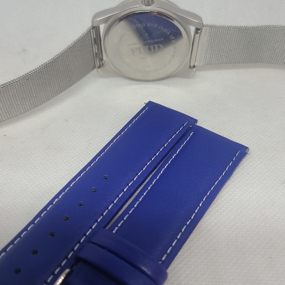 Mens Fluid Watch - Picture 7 of 7